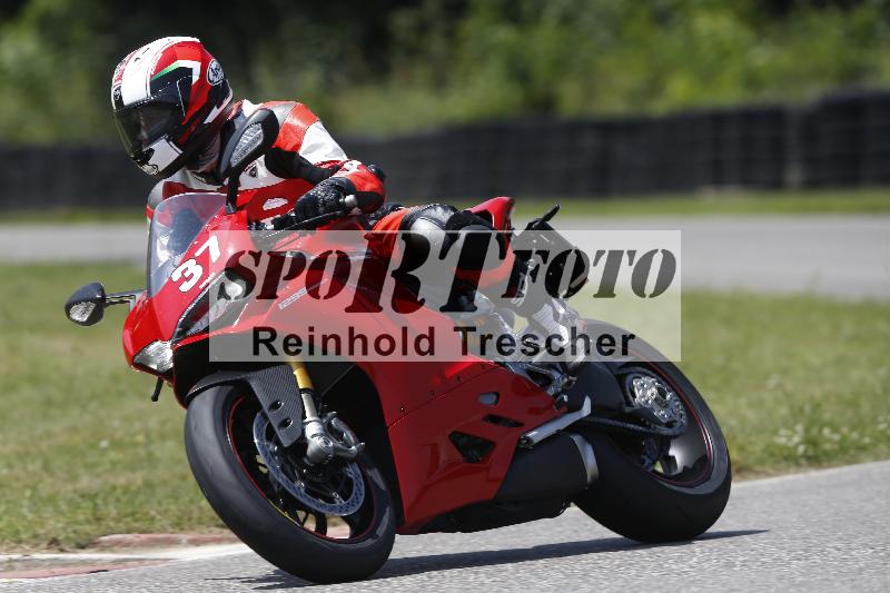 /27 12.06.2025 Ducati Schweiz Trackday Warmup  ADR/gruen-vert/37